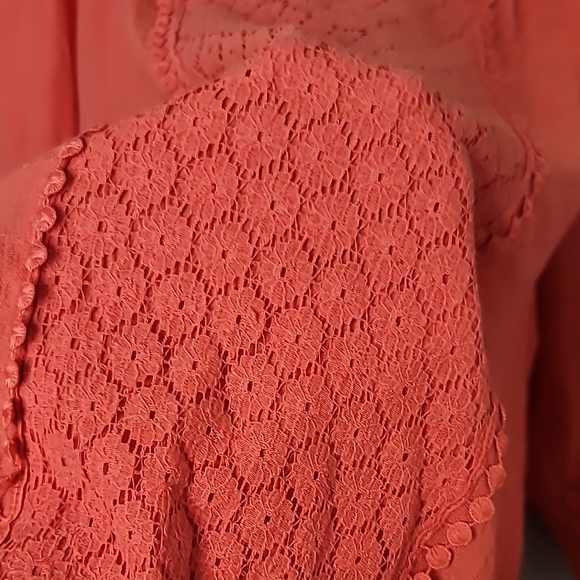 Zac & Rachel women's size 3X Coral Pink top with intricate lace detailing - Picture 6 of 10